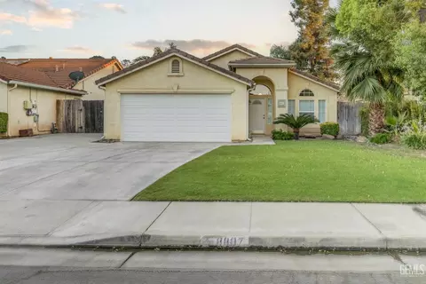 8807 Rollingbay Dr, Bakersfield, CA 93312