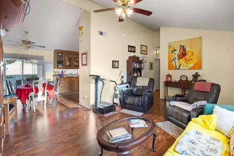 615 Broken Arrow Ave, Bakersfield, CA 93307 photo 6