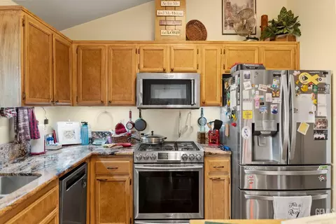 615 Broken Arrow Ave, Bakersfield, CA 93307 photo 14