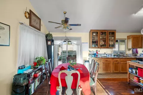 615 Broken Arrow Ave, Bakersfield, CA 93307 photo 9