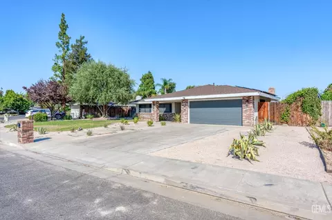 2517 Sutton Pl, Bakersfield, CA 93309 photo 4
