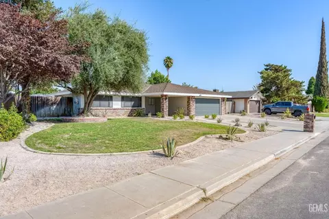 2517 Sutton Pl, Bakersfield, CA 93309 photo 5