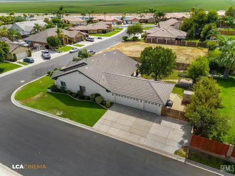View/Area - 11323 Tee Box Ln, Taft, CA 93268 photo 1 of 10