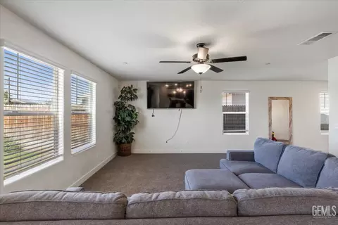 Entry Way - 6701 Balmorhea St, Bakersfield, CA 93311 photo 1 of 6