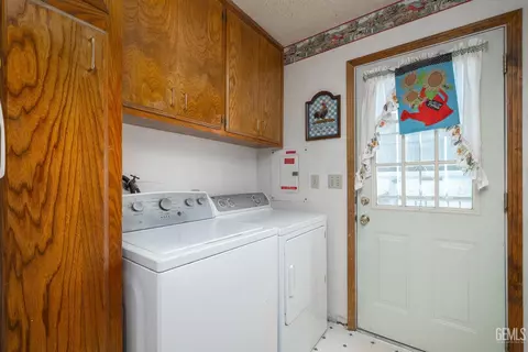 116 Van Buren St, Taft, CA 93268 photo 21