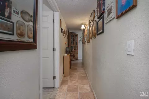 116 Van Buren St, Taft, CA 93268 photo 8