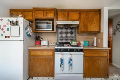 116 Van Buren St, Taft, CA 93268 photo 12