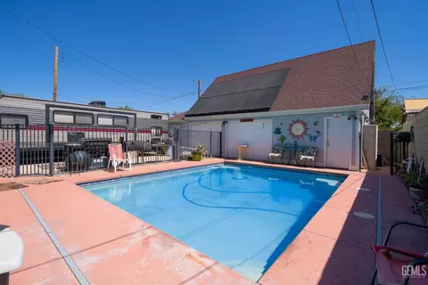 116 Van Buren St, Taft, CA 93268 photo 32