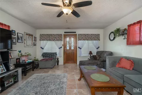 116 Van Buren St, Taft, CA 93268 photo 7