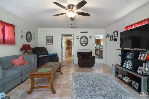 116 Van Buren St, Taft, CA 93268 photo 6