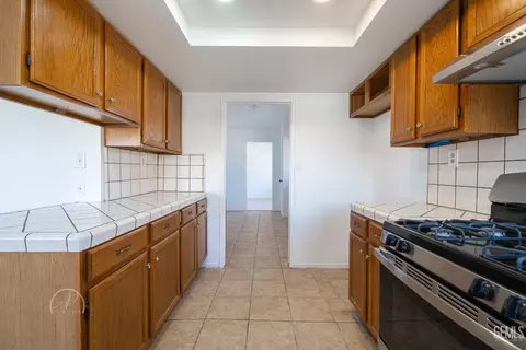 Kitchen - 467 Campus Dr, Arvin, CA 93203 photo 2 of 3
