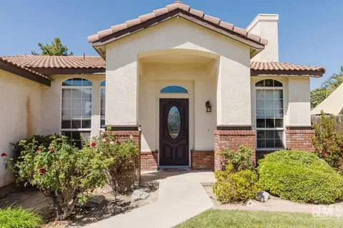 8616 Windjammer Dr, Bakersfield, CA 93312 photo 2