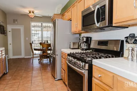 8616 Windjammer Dr, Bakersfield, CA 93312 photo 17