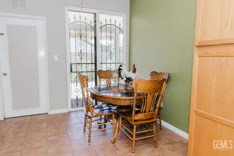 8616 Windjammer Dr, Bakersfield, CA 93312 photo 18