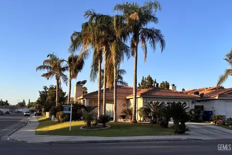 8101 Essex Ct, Bakersfield, CA 93311
