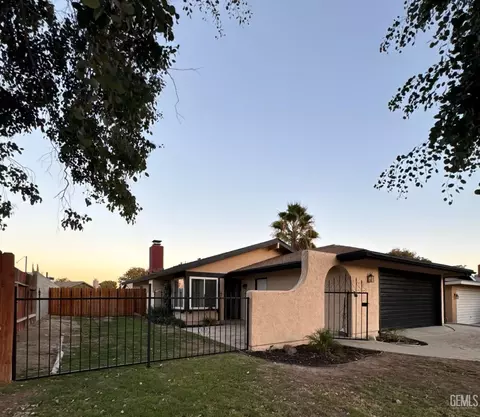 3043 Cedarwood Dr, Bakersfield, CA 93309