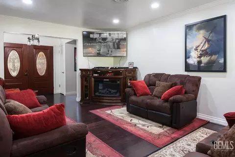 Living - 1035 N Peg St, Ridgecrest, CA 93555 photo 1 of 2