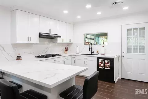 Kitchen - 1035 N Peg St, Ridgecrest, CA 93555 photo 3 of 3