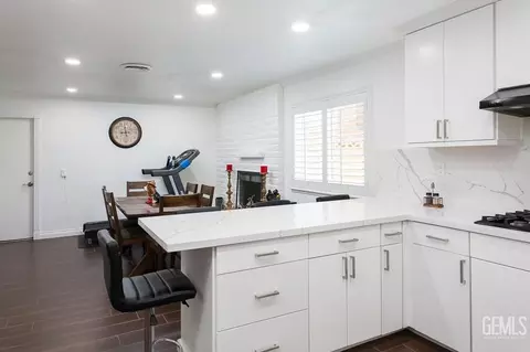 Kitchen - 1035 N Peg St, Ridgecrest, CA 93555 photo 2 of 3