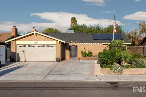 Exterior - 1035 N Peg St, Ridgecrest, CA 93555 photo 2 of 6