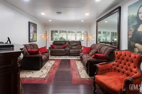 Living - 1035 N Peg St, Ridgecrest, CA 93555 photo 2 of 2