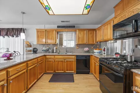 Kitchen - 1207 5th Ave, Delano, CA 93215 photo 2 of 3