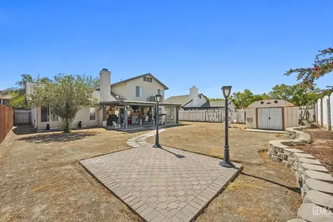 Exterior - 1207 5th Ave, Delano, CA 93215 photo 5 of 7