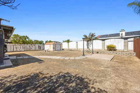 Exterior - 1207 5th Ave, Delano, CA 93215 photo 4 of 7