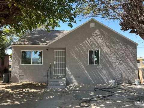 209 T St, Bakersfield, CA 93304