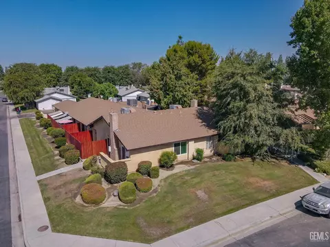 6913 Klamath Way, Bakersfield, CA 93309