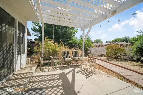 235 Elm St, Shafter, CA 93263 photo 7