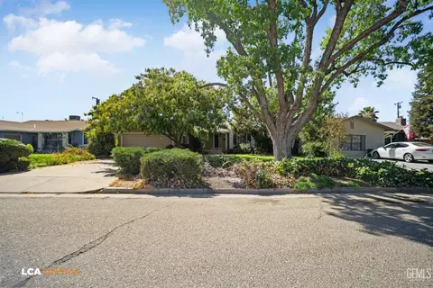 235 Elm St, Shafter, CA 93263 photo 2
