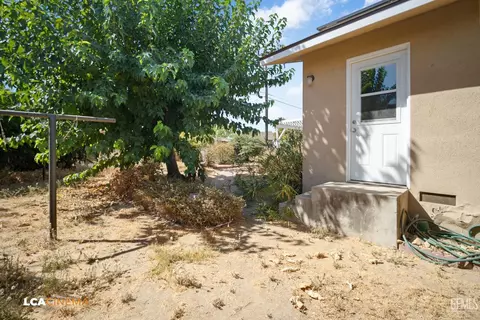 235 Elm St, Shafter, CA 93263 photo 8