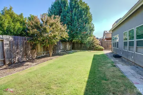 Exterior - 6008 Cape Cod Ave, Bakersfield, CA 93313 photo 8 of 10