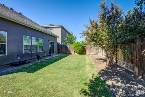 Exterior - 6008 Cape Cod Ave, Bakersfield, CA 93313 photo 9 of 10
