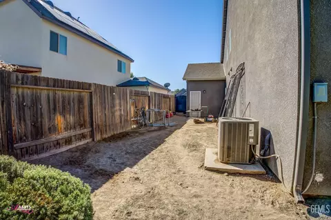 Exterior - 6008 Cape Cod Ave, Bakersfield, CA 93313 photo 10 of 10