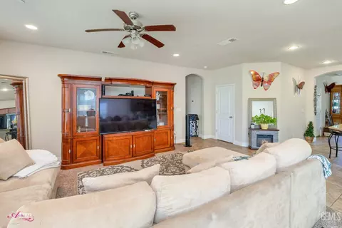 Living - 6008 Cape Cod Ave, Bakersfield, CA 93313 photo 3 of 3