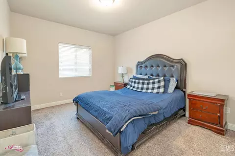 Bedroom - 6008 Cape Cod Ave, Bakersfield, CA 93313 photo 4 of 4