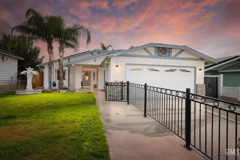 Exterior - 317 Fillmore St, Taft, CA 93268 photo 1 of 7