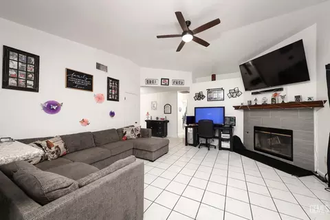 Living - 317 Fillmore St, Taft, CA 93268 photo 1 of 2
