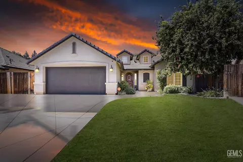 6213 Altamura Ln, Bakersfield, CA 93312