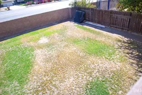 1121 Eubanks Ave, Bakersfield, CA 93307 photo 19