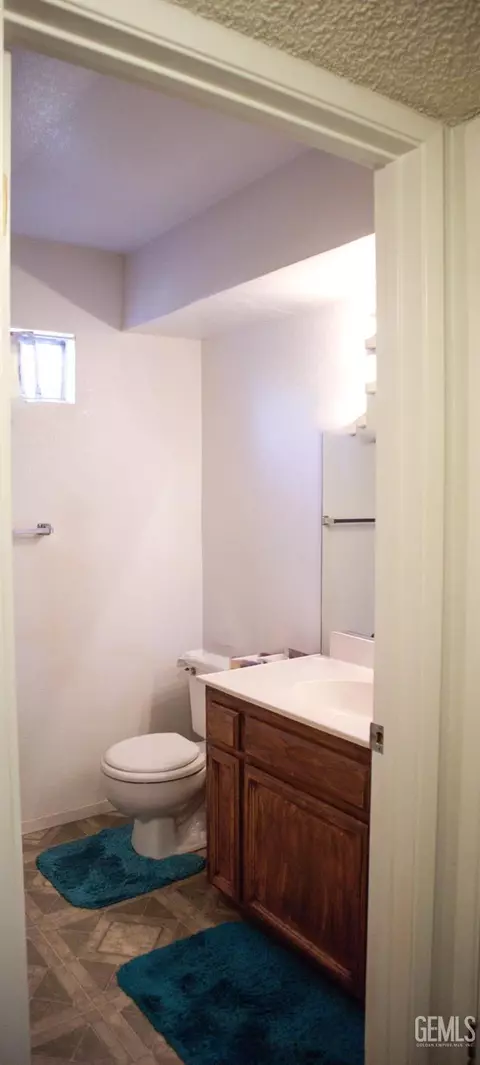 1121 Eubanks Ave, Bakersfield, CA 93307 photo 17