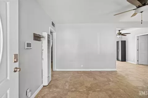 Entry Way - 110 Franklin Ave, Taft, CA 93268 photo 1 of 2