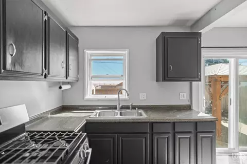Kitchen - 110 Franklin Ave, Taft, CA 93268 photo 2 of 2