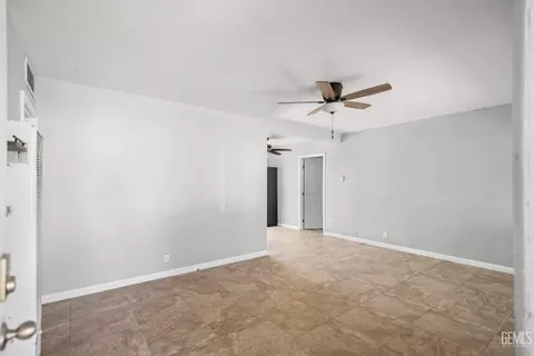 Living - 110 Franklin Ave, Taft, CA 93268 photo 1 of 2