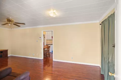 403 Polk St, Taft, CA 93268 photo 4