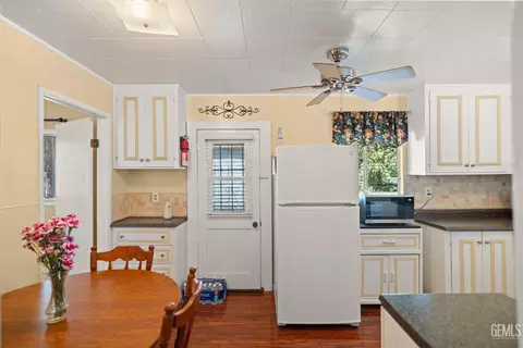 403 Polk St, Taft, CA 93268 photo 10