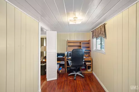 403 Polk St, Taft, CA 93268 photo 9