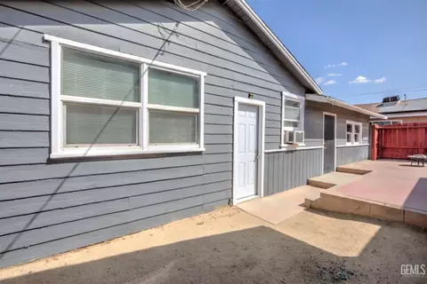 206 E Lucard St, Taft, CA 93268 photo 16